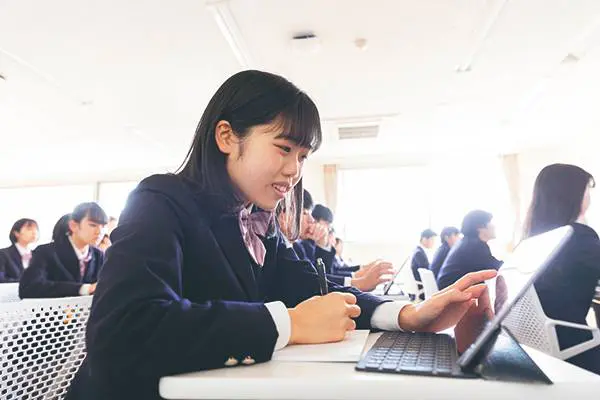 個別最適な学びで、自分に合った授業が受けれる