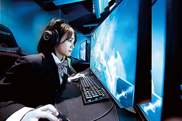 ｅスポーツ専攻