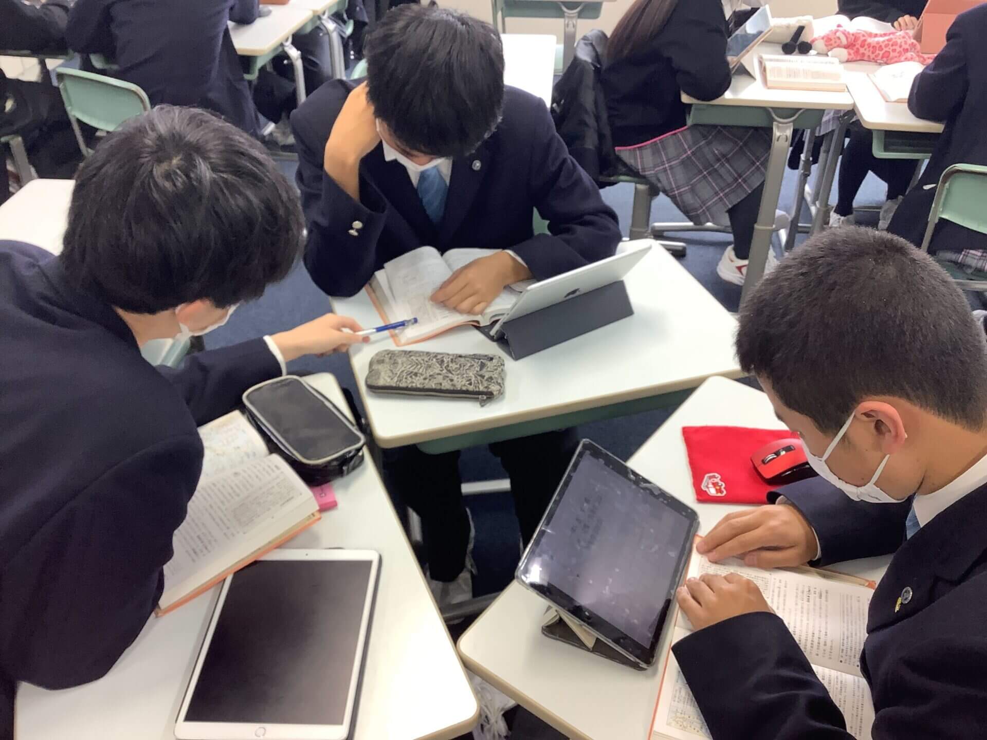 【学習・教育】生徒一人ひとりの学力を伸ばす「個別最適」な学び×協働学習~3学年:日本史B~ | クラーク記念国際高等学校