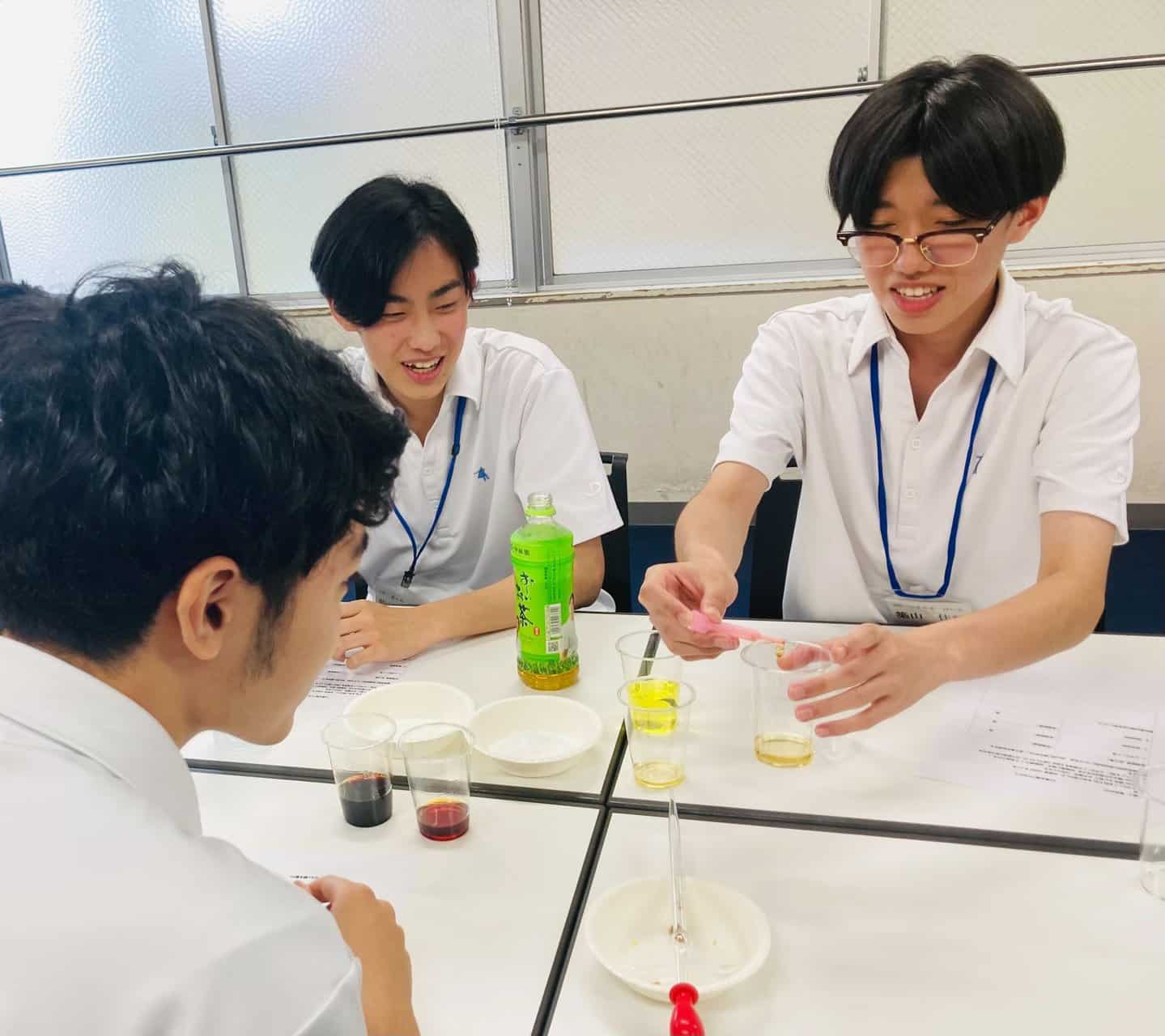8/3(土)オープンキャンパス体験授業「夏休みの自由研究」実施!クラーク国際生と一緒に楽しい実験をしよう!【総合進学コース進路探究専攻 ...