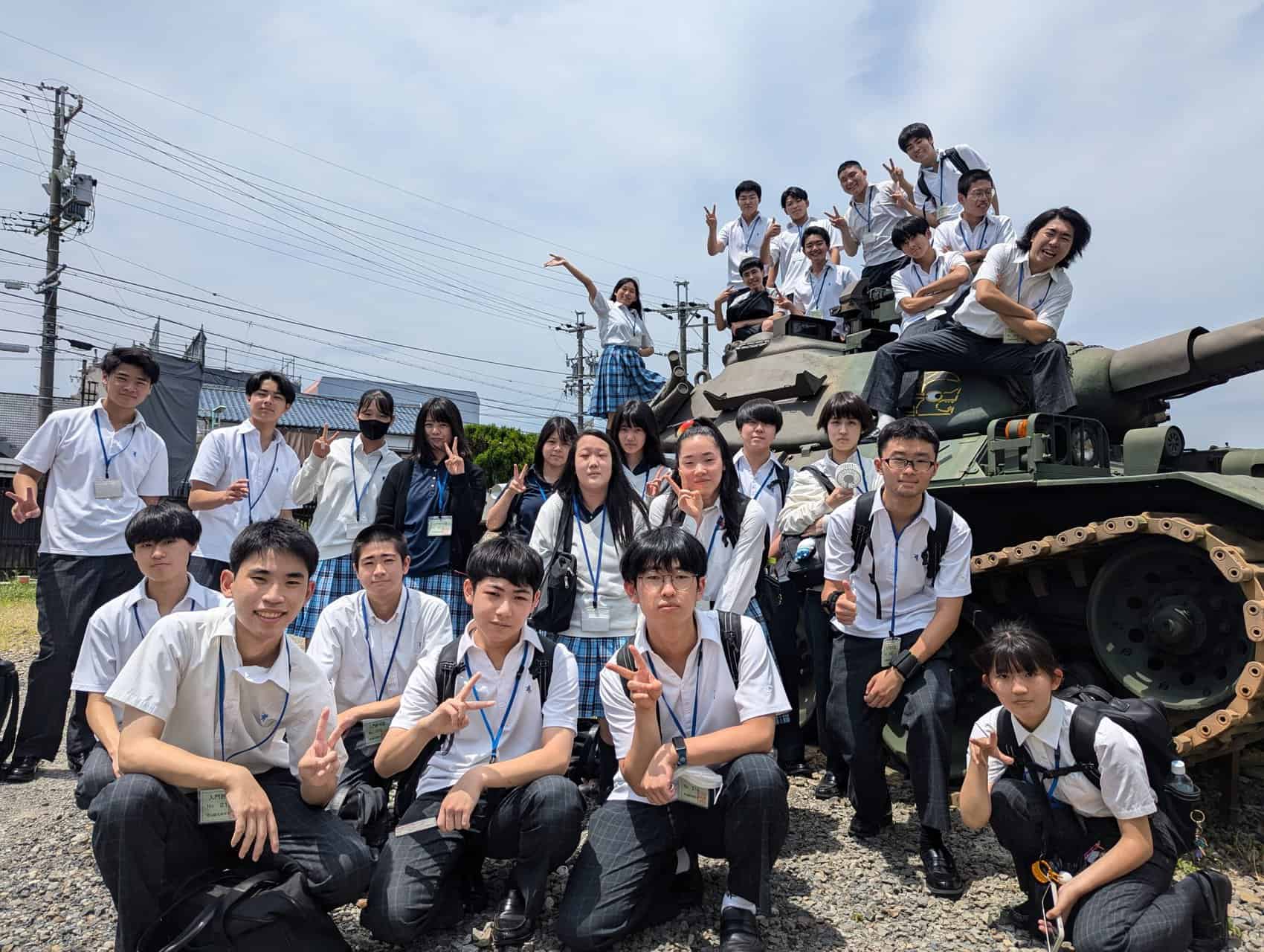 夏期講習】「自衛隊体験！3日目」自衛隊隊員の方、全面協力をいただき