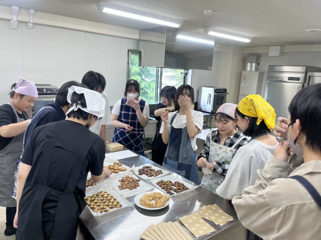 高鼻コミュニティセンターにてクッキーを作りました。