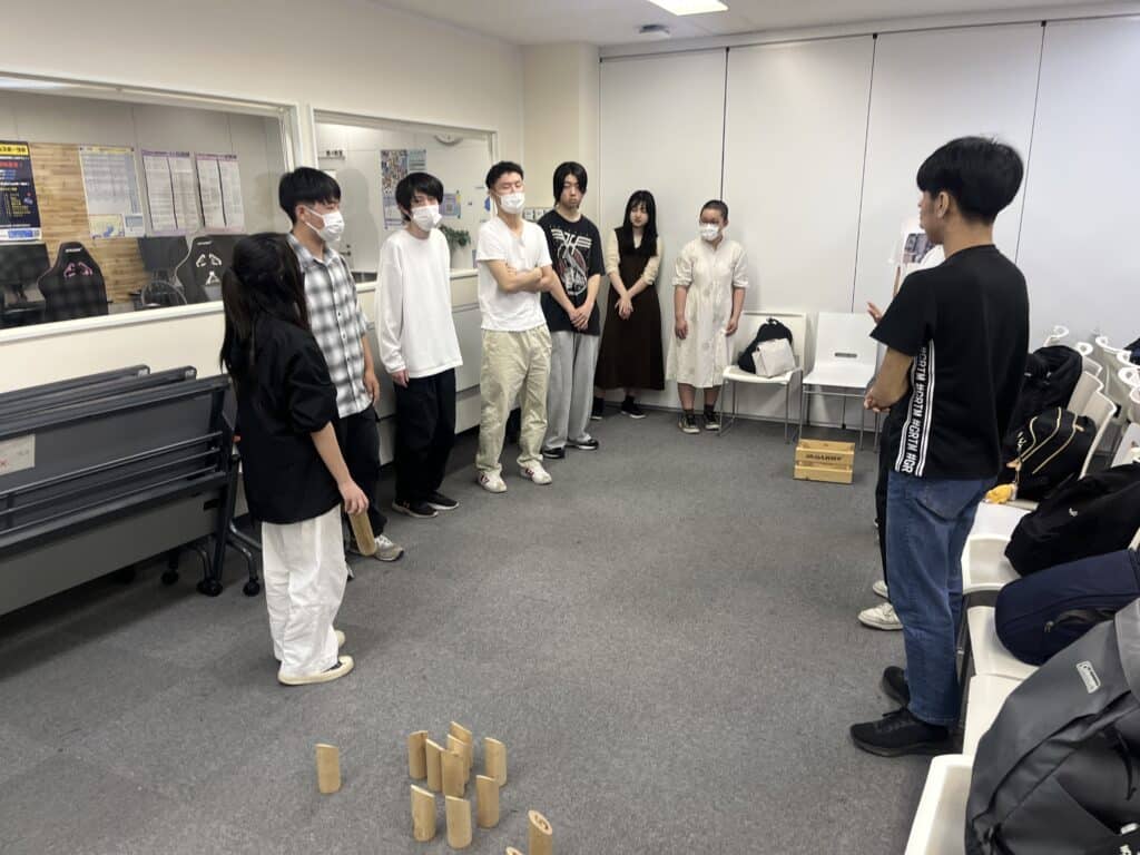体育の授業としてモルックに取り組みました。