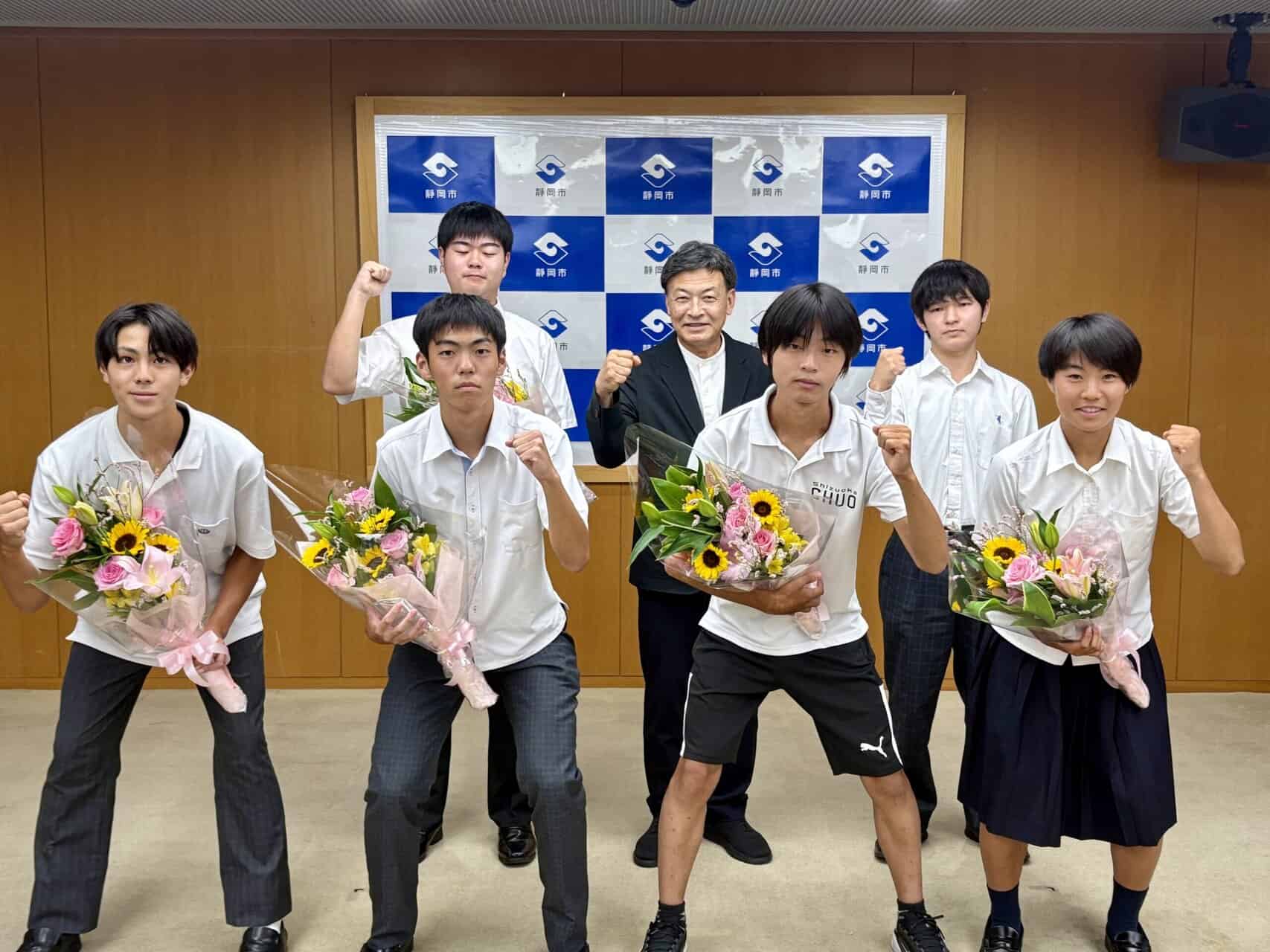 部活動】サッカー部 全国大会出場に市長より激励を頂きました