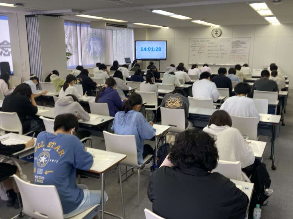 SMARTさいたまキャンパスでは1年生の前期末試験が行われました。