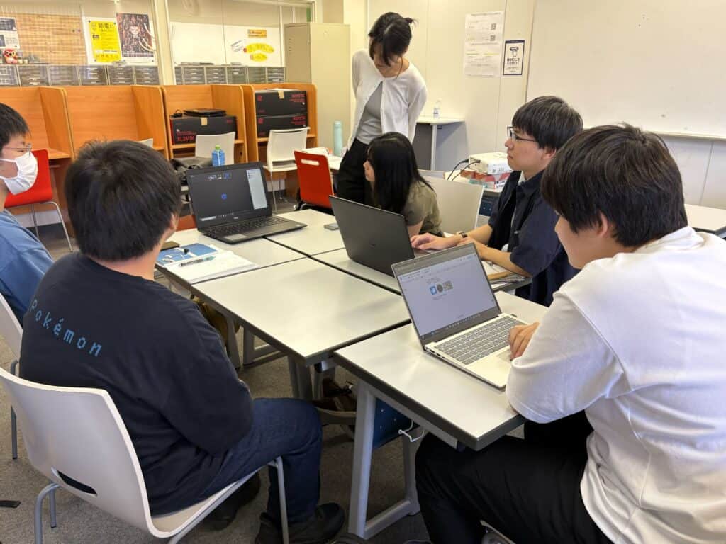 SMARTさいたまキャンパスでは、
どんな内容を発信するのか、生徒が話し合いの場を幾度と設けました。
