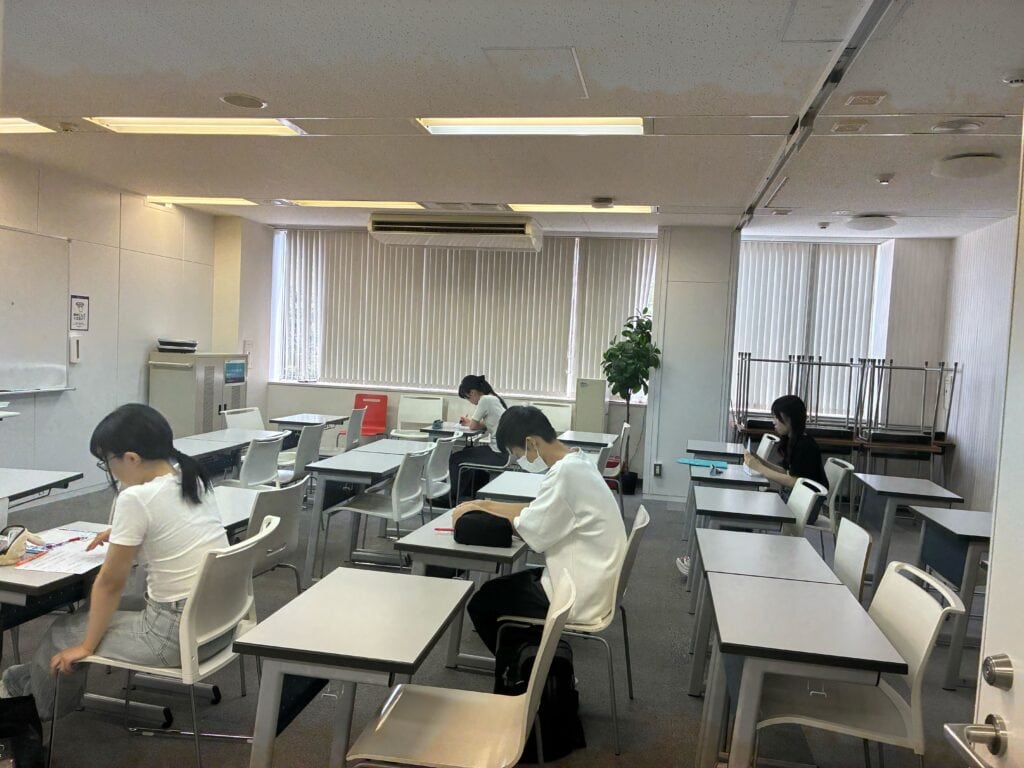 SMARTさいたまキャンパスでは、英検2級に挑戦する生徒から英検5級に挑戦する生徒まで幅広いサポートを行っています！