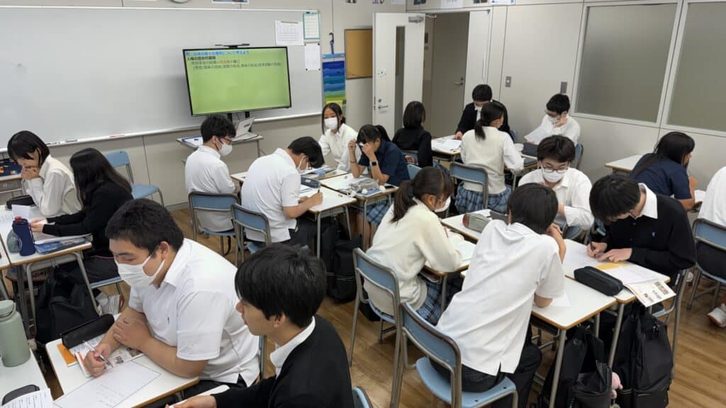 話し合いをしている様子